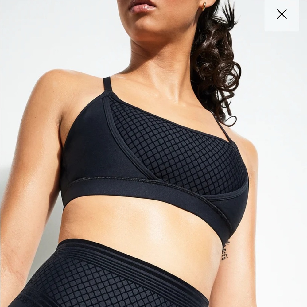 SAVAGE FentyX Sports Bra